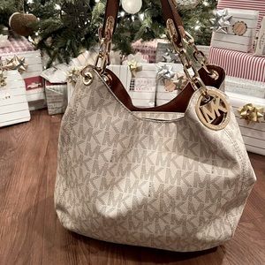 Michael Kors - Monogram purse